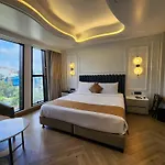 Dragonfly Hotel - The Art Hotel